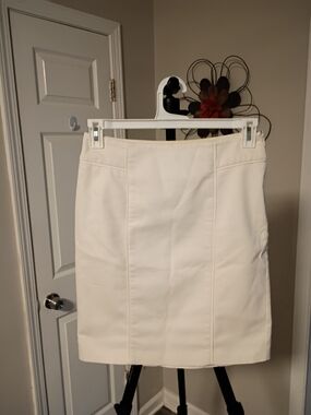 New York & Company White Structured Pencil Skirt